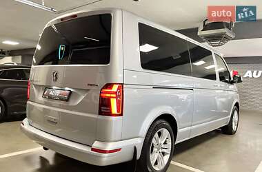 Минивэн Volkswagen Transporter 2019 в 