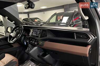 Минивэн Volkswagen Transporter 2019 в 