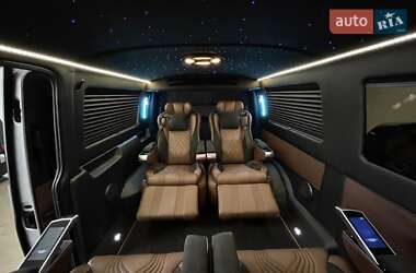 Минивэн Volkswagen Transporter 2019 в 