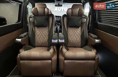 Минивэн Volkswagen Transporter 2019 в 