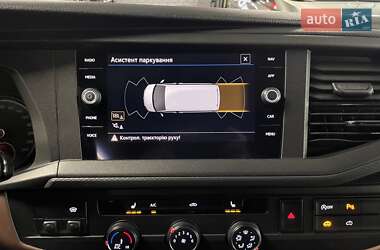 Минивэн Volkswagen Transporter 2019 в 