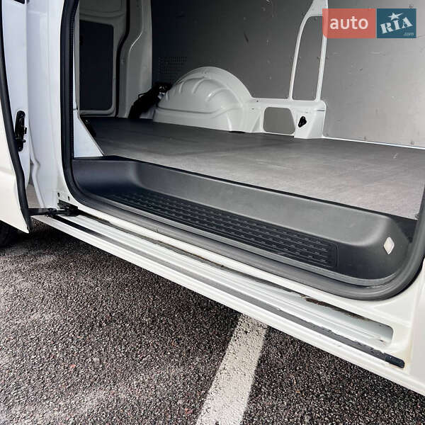 Вантажний фургон Volkswagen Transporter 2018 в Києві