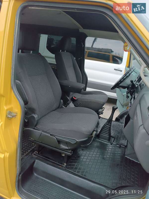 Мінівен Volkswagen Transporter 2003 в Старокостянтинові