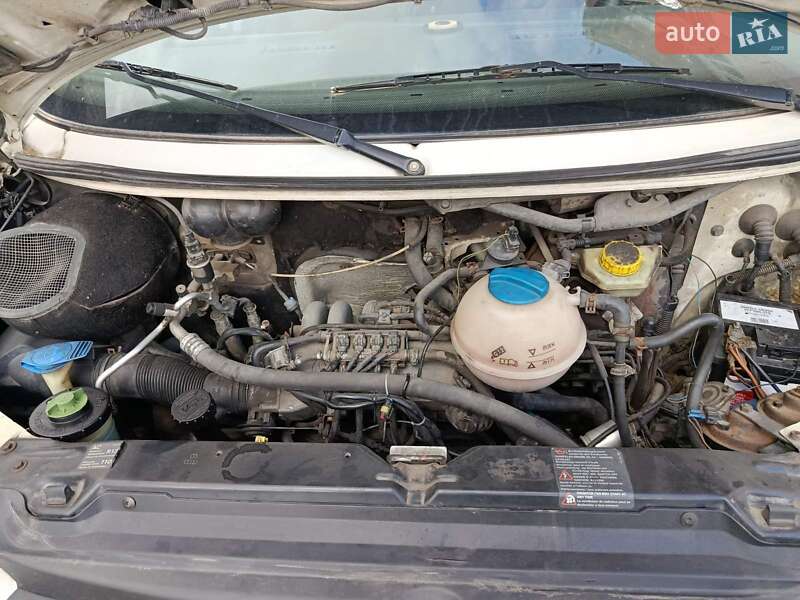 Мікроавтобус Volkswagen Transporter 2001 в Єрках