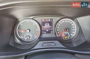 Минивэн Volkswagen Transporter 2021 в 