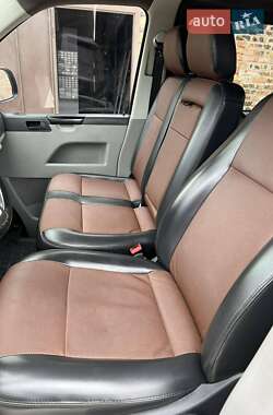 Минивэн Volkswagen Transporter 2010 в 