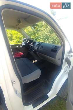 Минивэн Volkswagen Transporter 2015 в 
