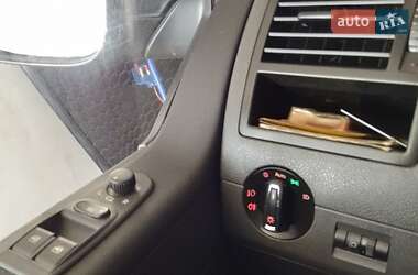 Минивэн Volkswagen Transporter 2015 в 