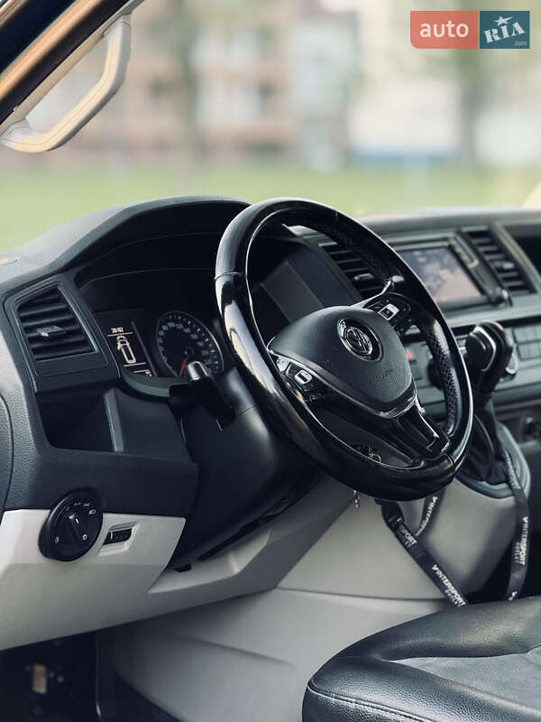 Минивэн Volkswagen Transporter 2017 в Мукачево