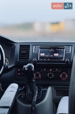 Минивэн Volkswagen Transporter 2017 в 