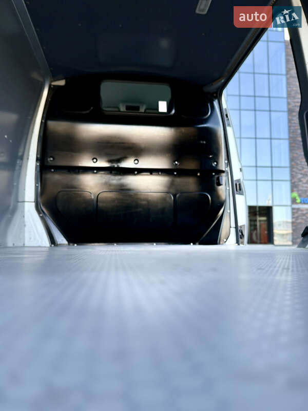 Грузовой фургон Volkswagen Transporter 2021 в Черновцах