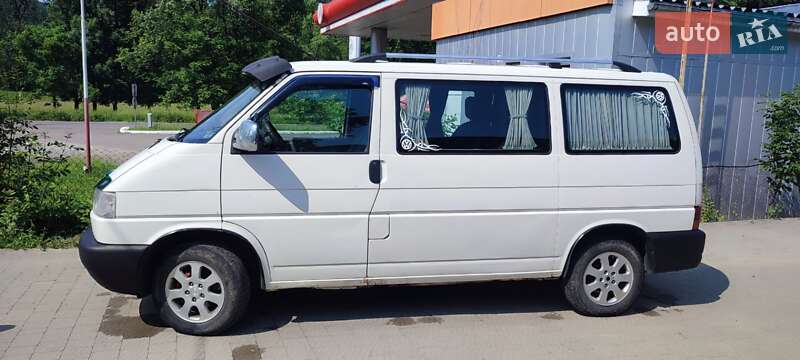 Минивэн Volkswagen Transporter 2003 в Иршаве