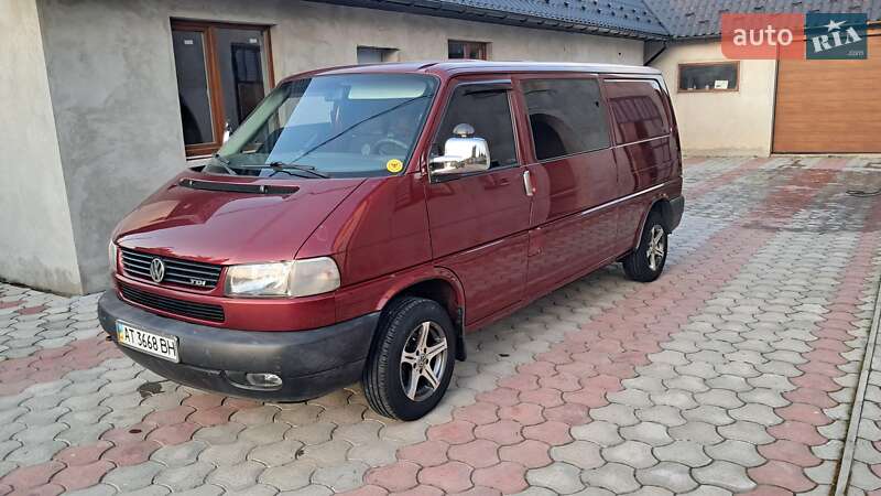 Минивэн Volkswagen Transporter 2000 в Надворной