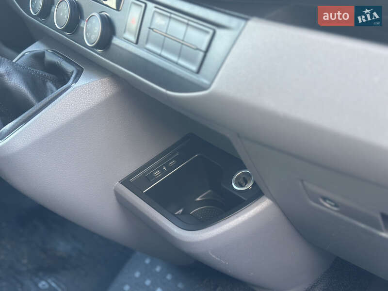 Грузовой фургон Volkswagen Transporter 2020 в Дубно