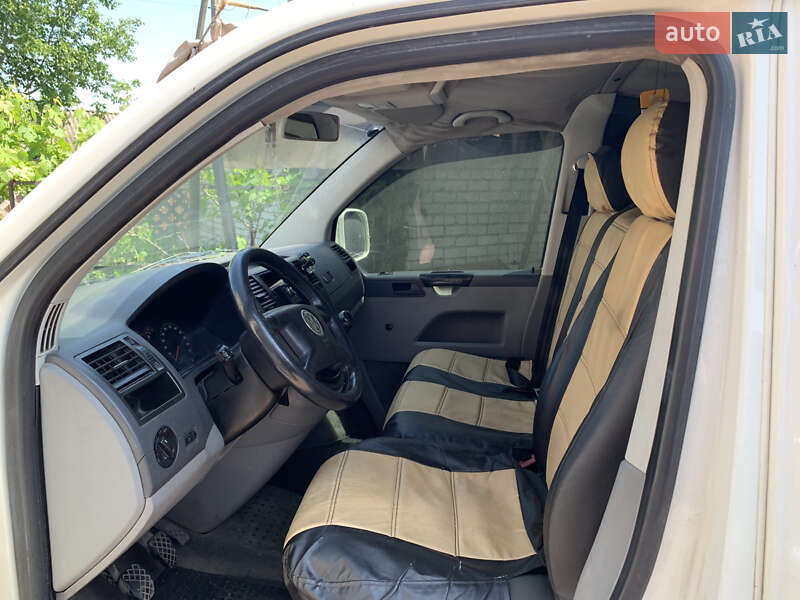 Минивэн Volkswagen Transporter 2005 в Помошной