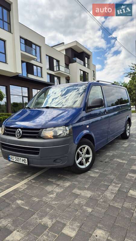 Минивэн Volkswagen Transporter 2012 в 