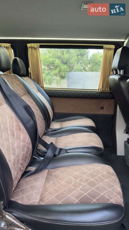 Минивэн Volkswagen Transporter 2016 в Броварах