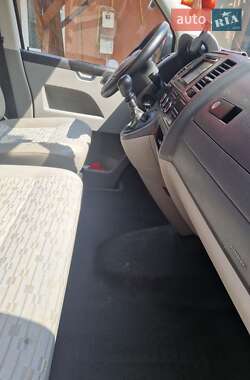 Минивэн Volkswagen Transporter 2010 в 