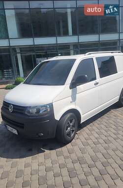 Вантажопасажирський фургон Volkswagen Transporter 2015 в Хмельницькому