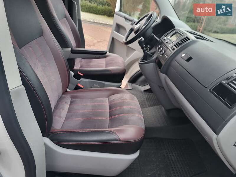 Грузопассажирский фургон Volkswagen Transporter 2015 в Хмельницком