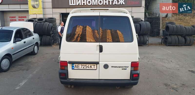 Грузовой фургон Volkswagen Transporter 2001 в Харькове