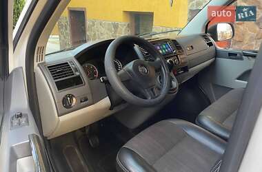 Минивэн Volkswagen Transporter 2010 в 