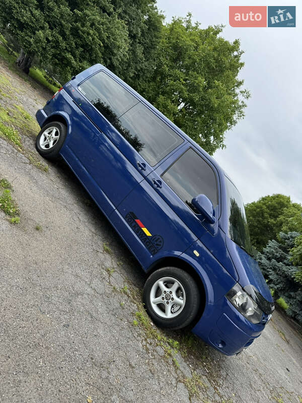 Минивэн Volkswagen Transporter 2010 в Хмельницком