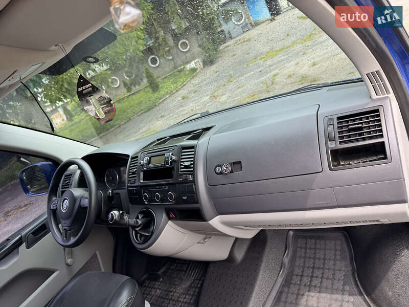 Минивэн Volkswagen Transporter 2010 в Хмельницком