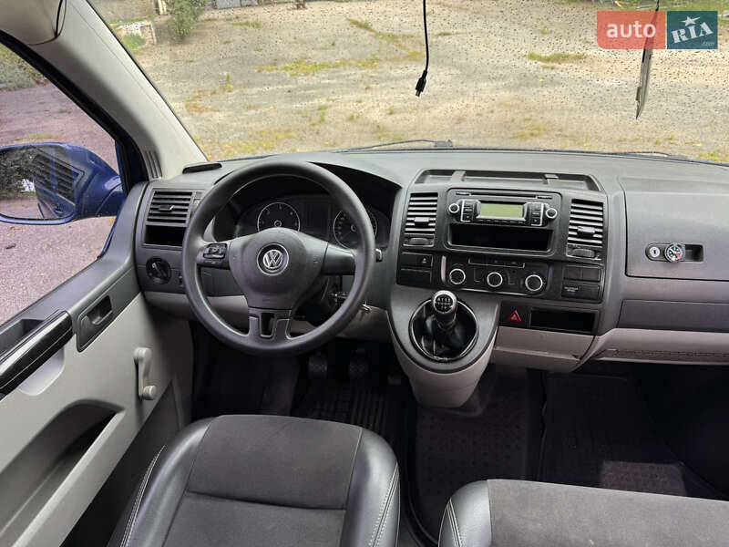Минивэн Volkswagen Transporter 2010 в Хмельницком