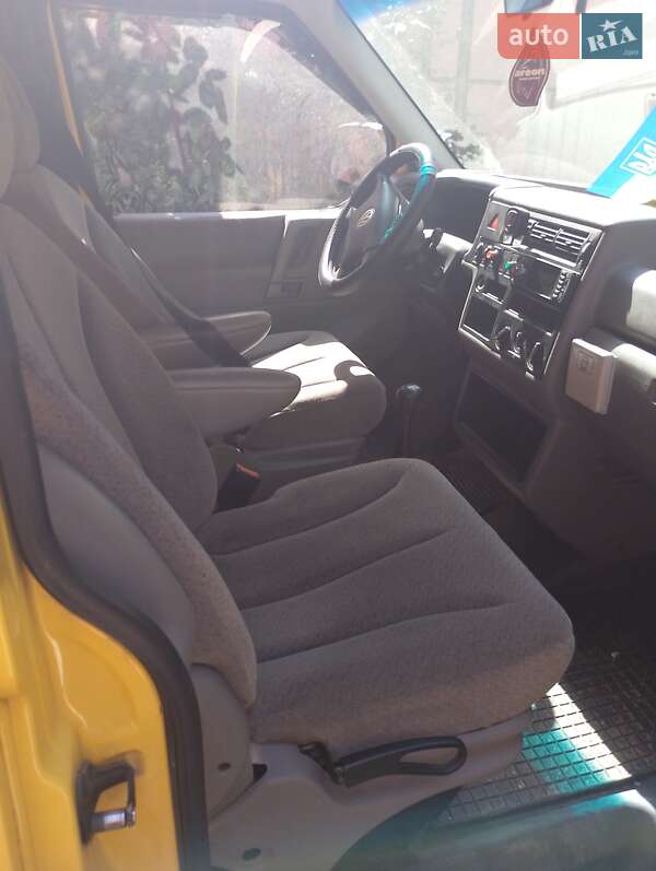 Минивэн Volkswagen Transporter 2003 в Хусте