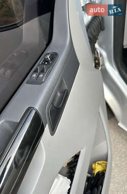 Мінівен Volkswagen Transporter 2011 в 