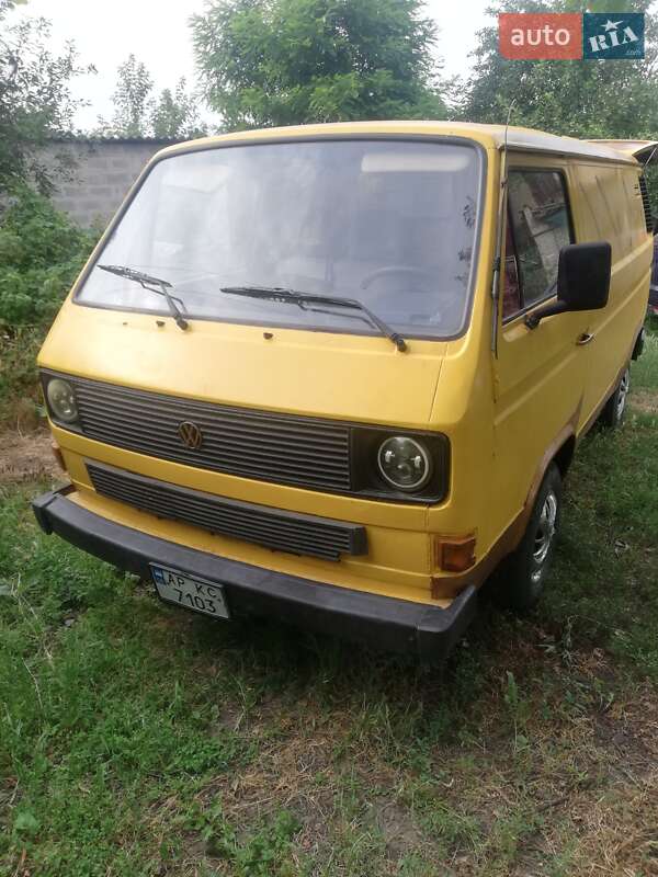 Грузовой фургон Volkswagen Transporter 1987 в 