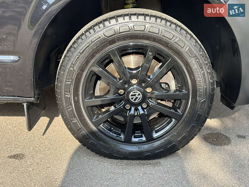 Грузопассажирский фургон Volkswagen Transporter 2021 в Киеве