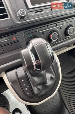 Минивэн Volkswagen Transporter 2018 в 