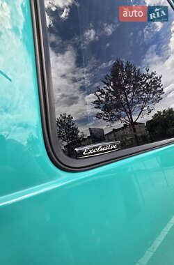 Грузопассажирский фургон Volkswagen Transporter 2000 в 