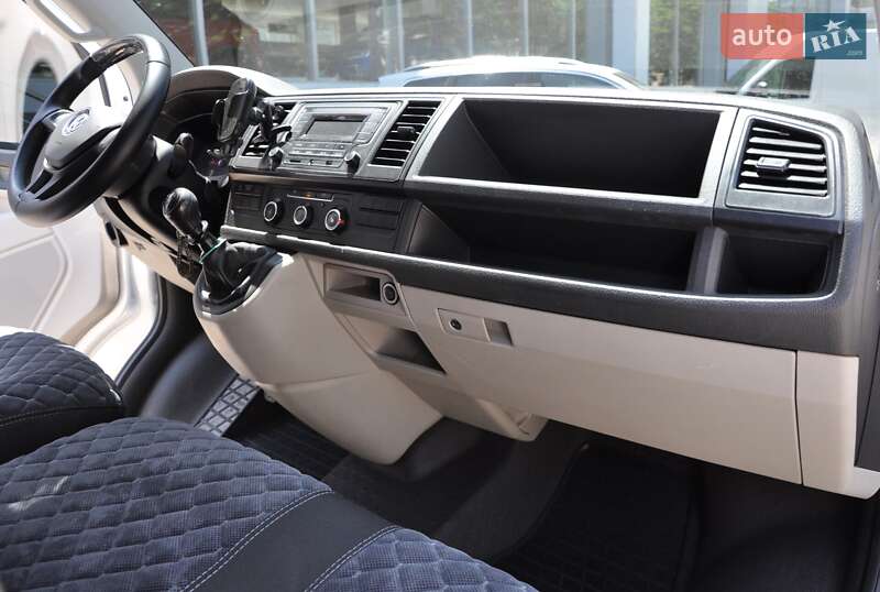 Грузовой фургон Volkswagen Transporter 2015 в Одессе