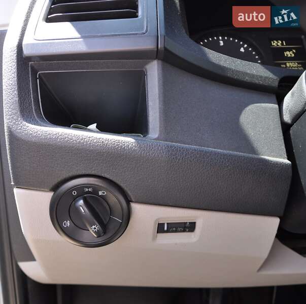 Грузовой фургон Volkswagen Transporter 2015 в Одессе
