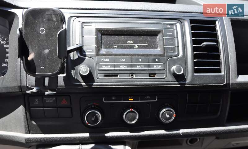Грузовой фургон Volkswagen Transporter 2015 в Одессе