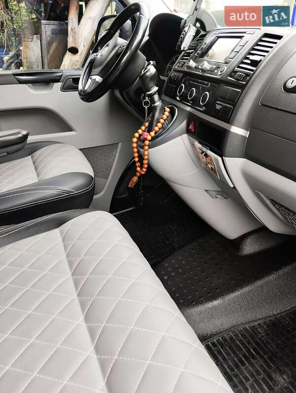 Минивэн Volkswagen Transporter 2014 в Коростене