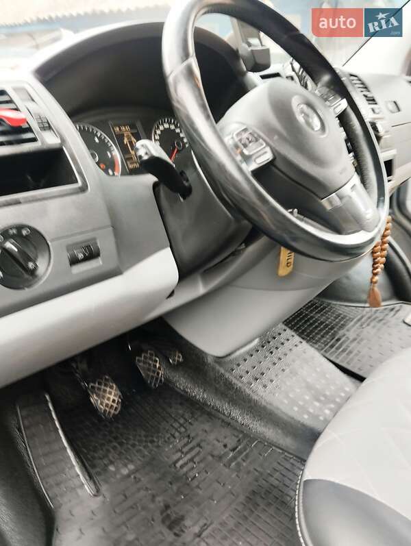 Минивэн Volkswagen Transporter 2014 в Коростене