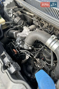 Минивэн Volkswagen Transporter 2011 в 