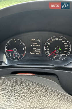 Минивэн Volkswagen Transporter 2011 в 