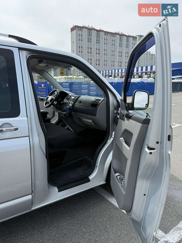 Минивэн Volkswagen Transporter 2006 в Киеве