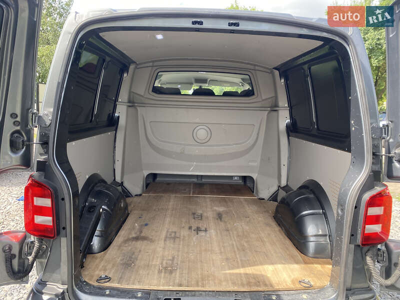 Минивэн Volkswagen Transporter 2018 в Дубно