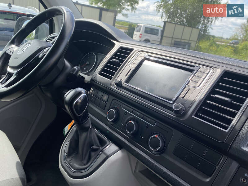 Минивэн Volkswagen Transporter 2018 в Дубно