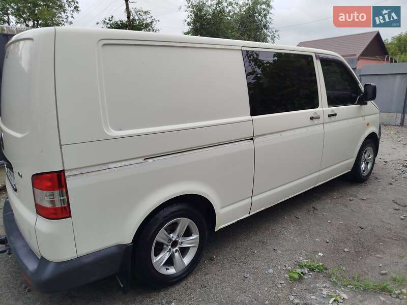 Грузовой фургон Volkswagen Transporter 2003 в Полтаве