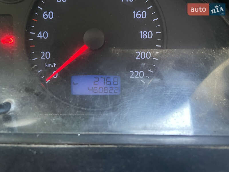 Грузопассажирский фургон Volkswagen Transporter 2004 в Хмельницком