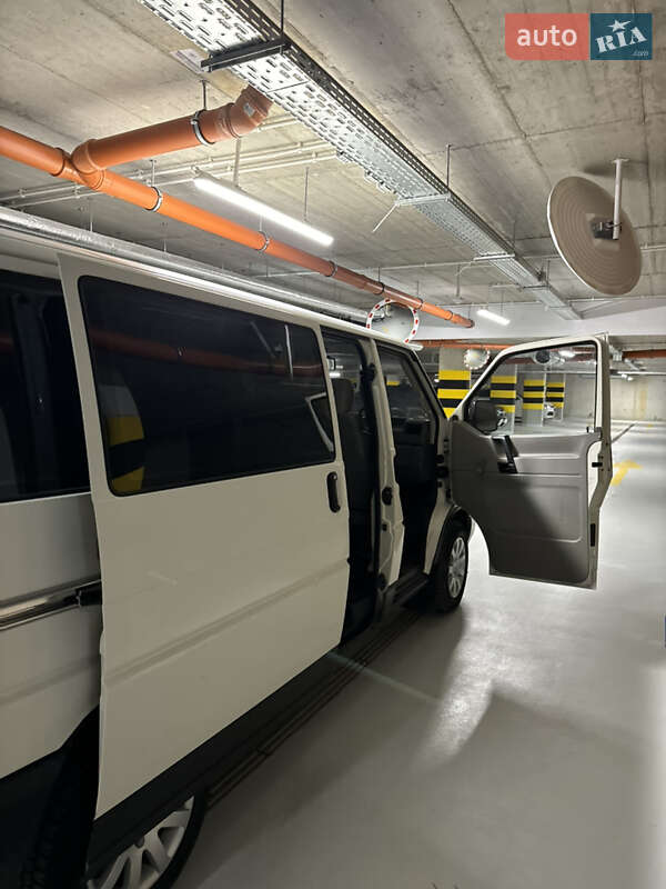 Минивэн Volkswagen Transporter 2000 в Львове