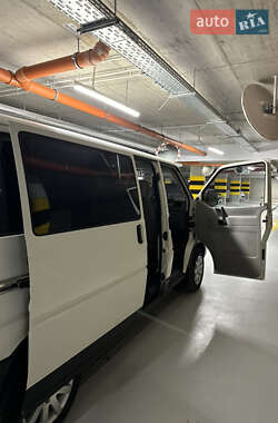 Минивэн Volkswagen Transporter 2000 в 