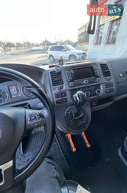 Минивэн Volkswagen Transporter 2012 в 